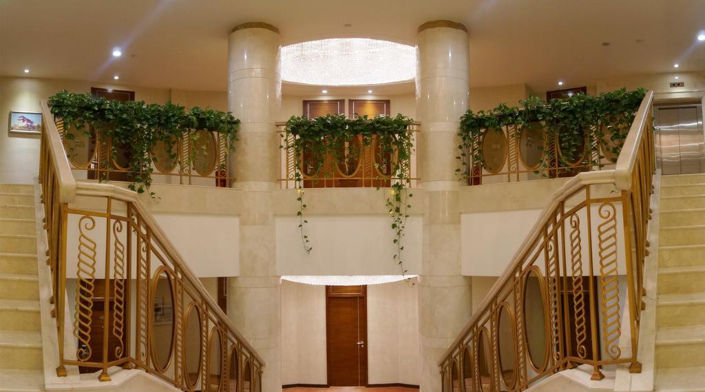 Soluxe Hotel Almaty Luaran gambar