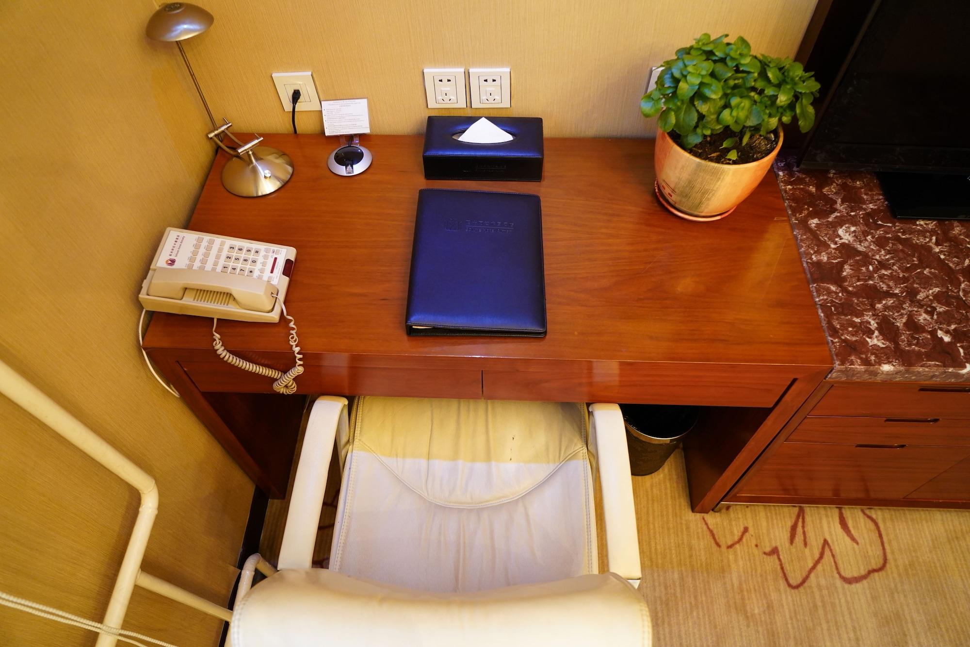 Soluxe Hotel Almaty Luaran gambar