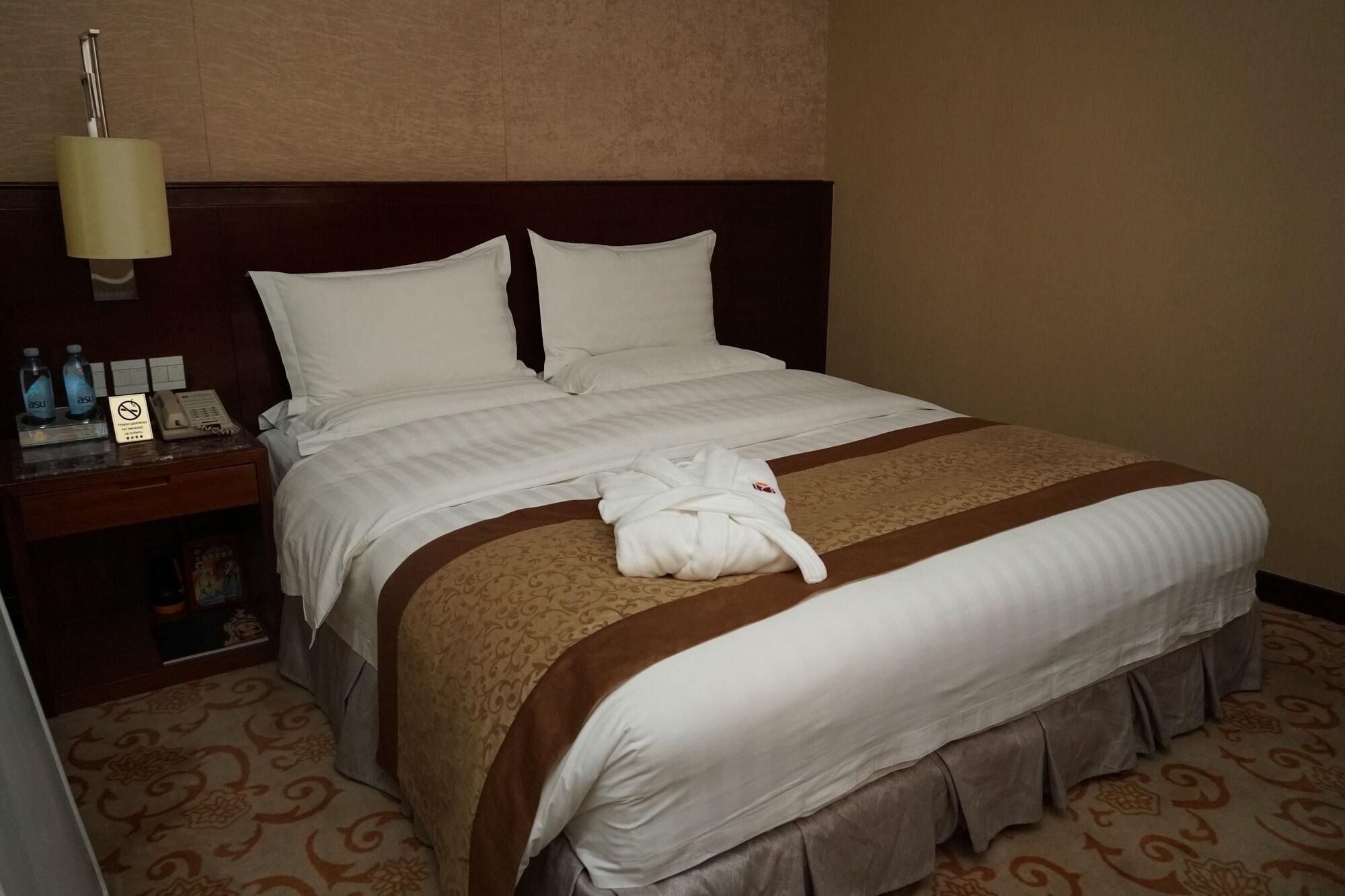 Soluxe Hotel Almaty Luaran gambar