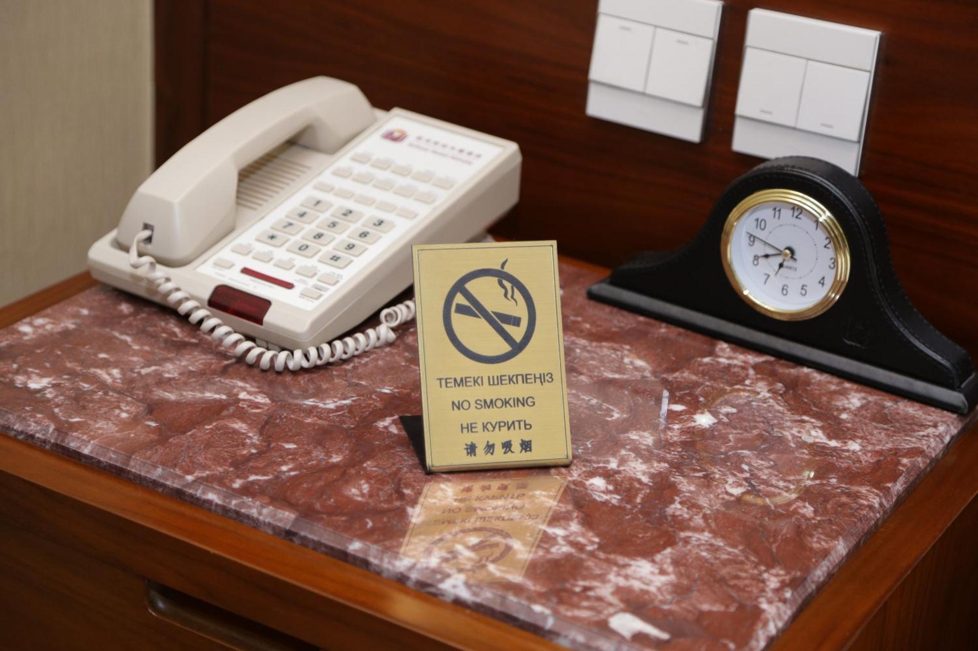 Soluxe Hotel Almaty Bilik gambar