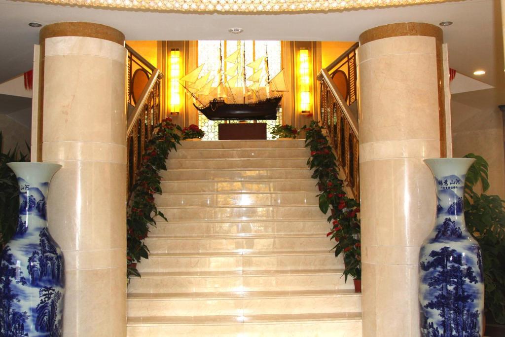 Soluxe Hotel Almaty Luaran gambar