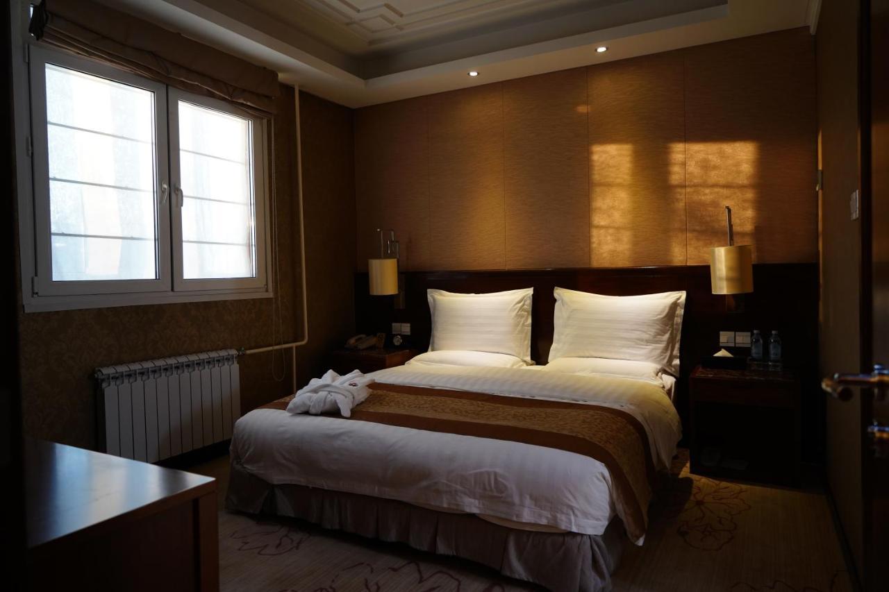 Soluxe Hotel Almaty Luaran gambar