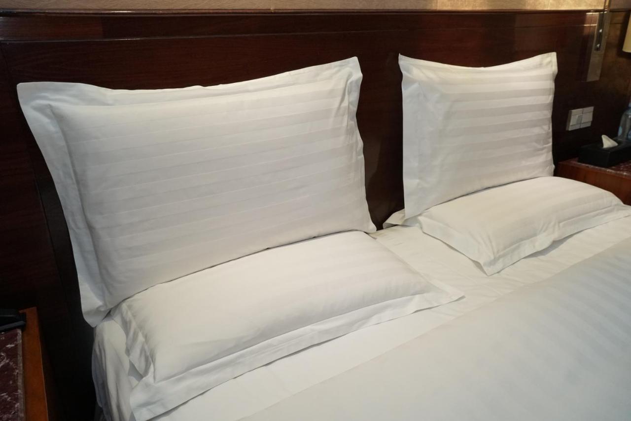 Soluxe Hotel Almaty Luaran gambar