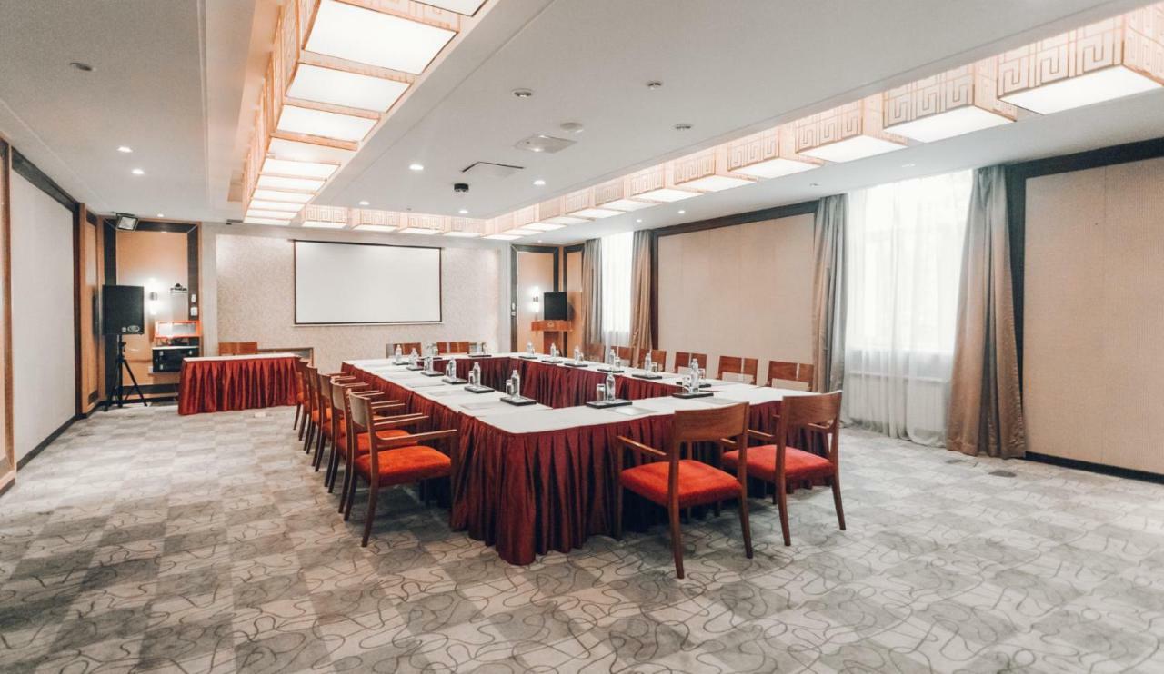 Soluxe Hotel Almaty Luaran gambar