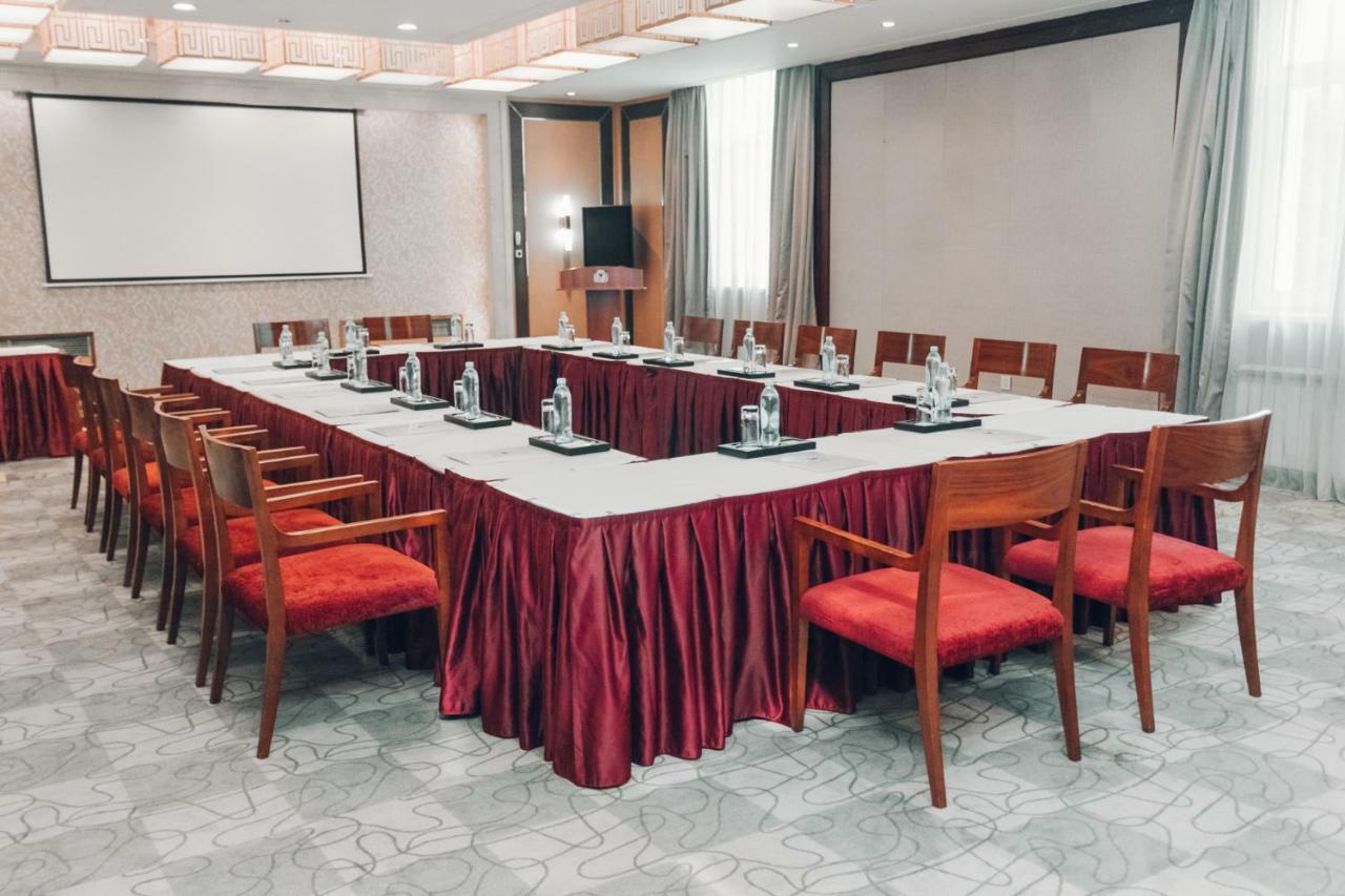 Soluxe Hotel Almaty Luaran gambar