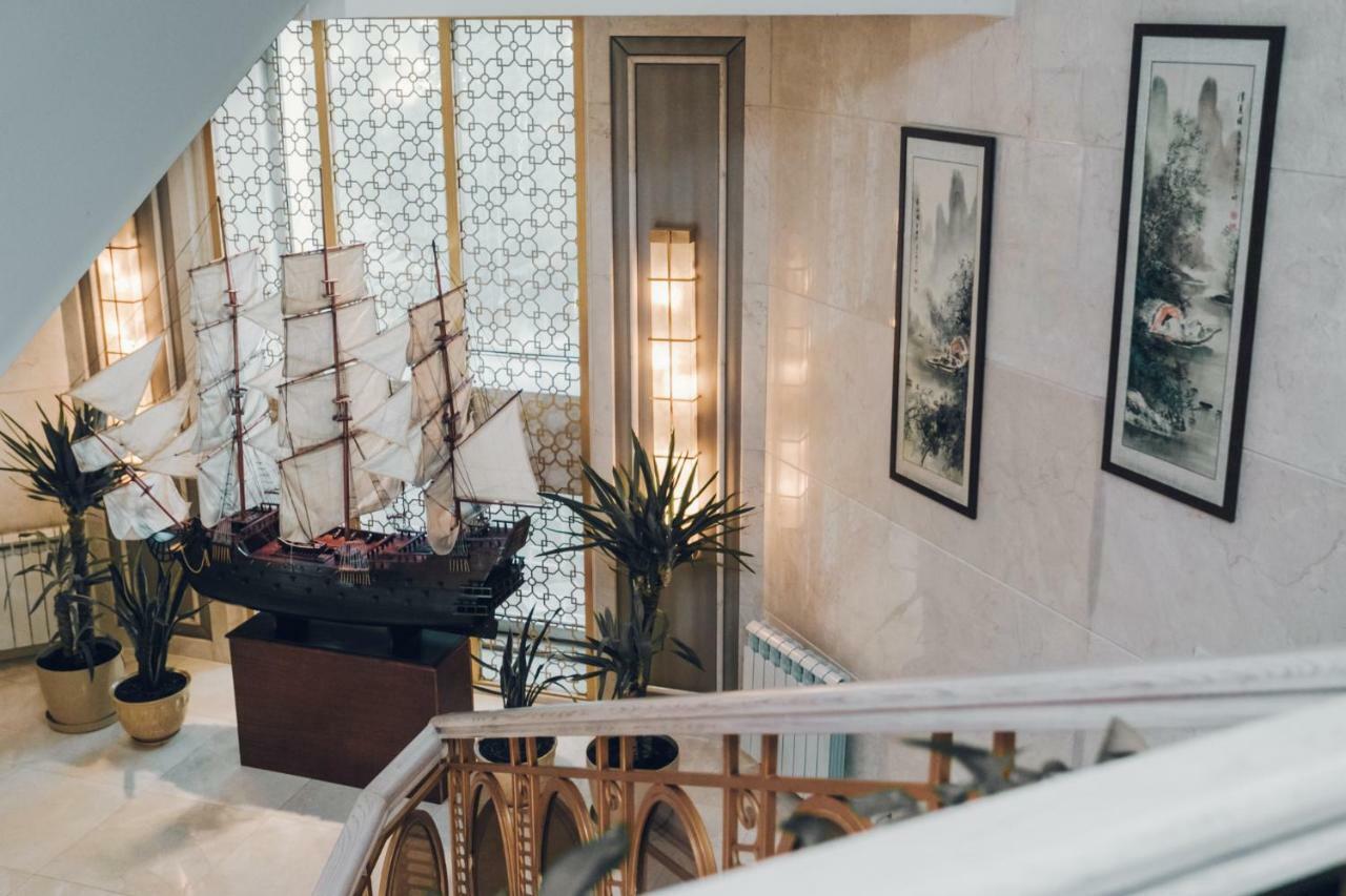 Soluxe Hotel Almaty Luaran gambar
