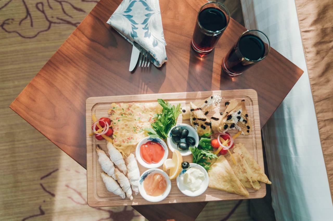 Soluxe Hotel Almaty Luaran gambar